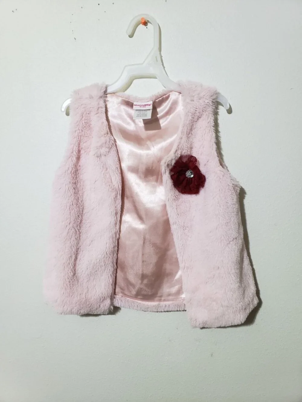 Nannette Kids girl's pink faux fur vest with flower, size 6